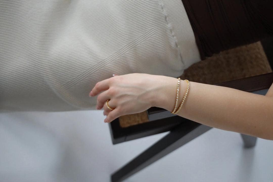 14 Karat bezel set Yellow Gold Bracelet with 2cts diamonds