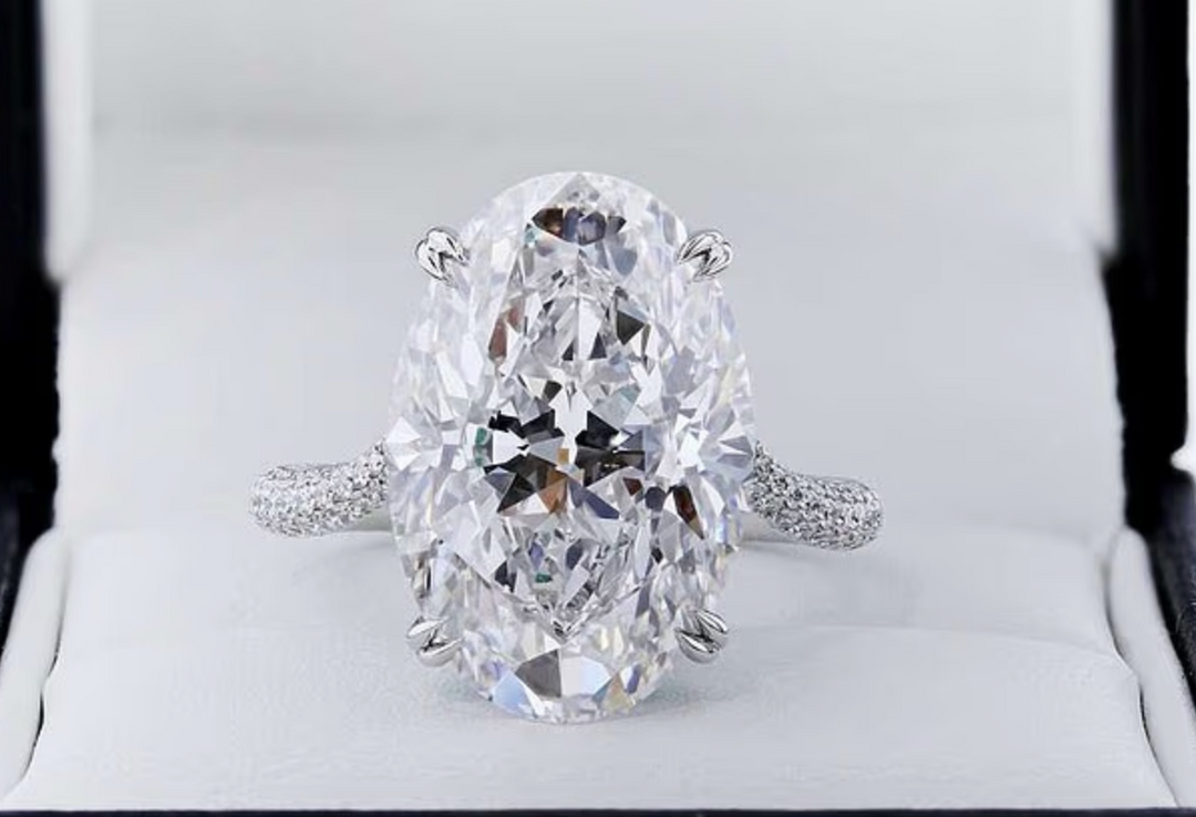 Aryna Sabalenka's engagement ring by Masina Diamonds. Oval diamond.