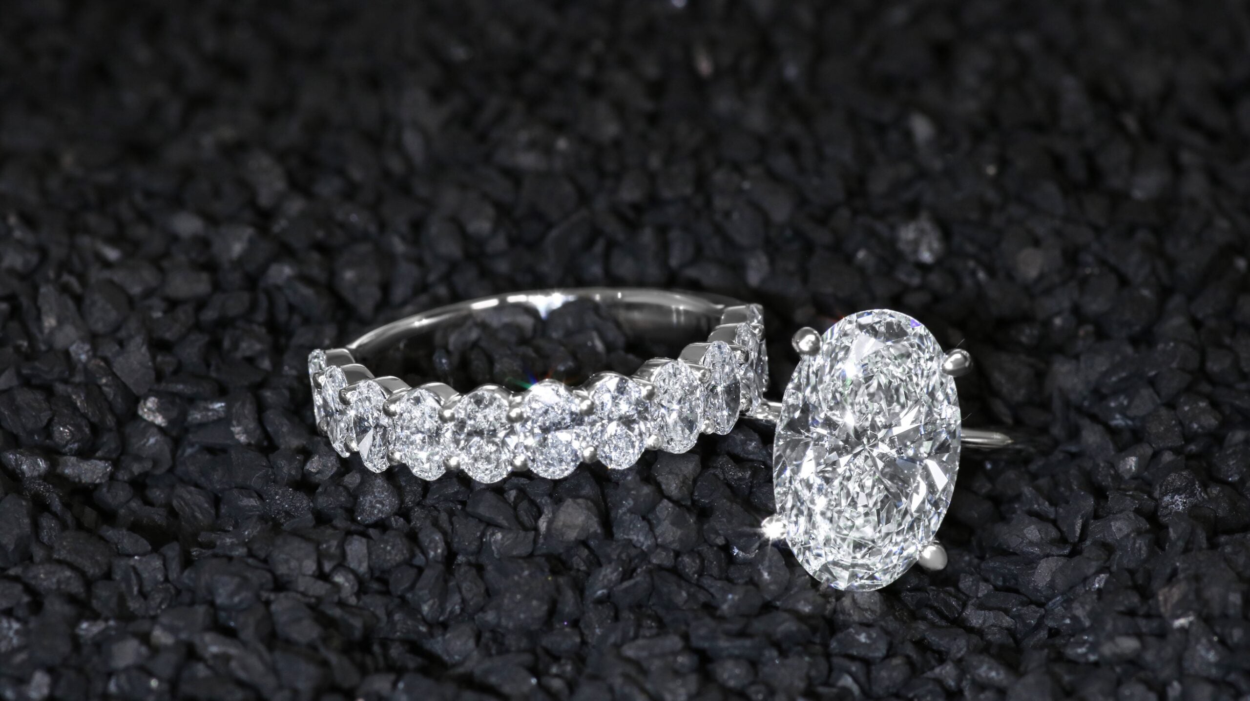 White gold and diamond rings, oval cut.