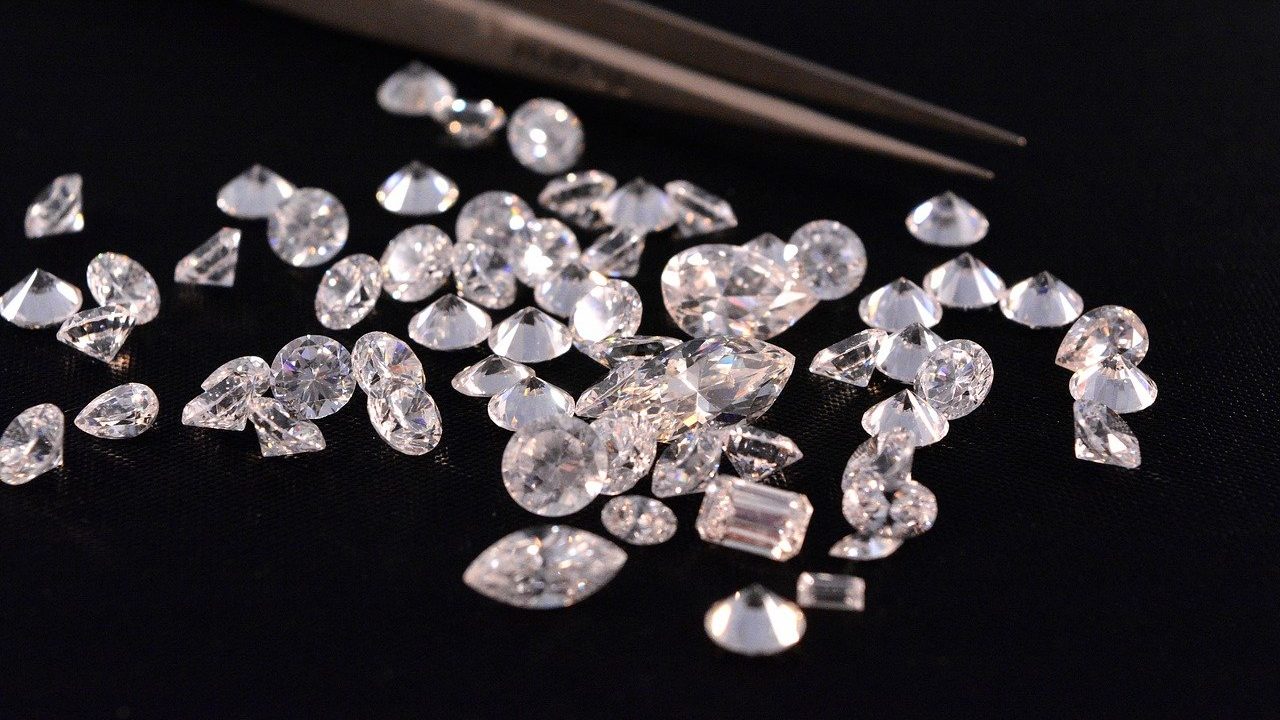 Masina Diamonds: loose, brilliant cut diamonds.