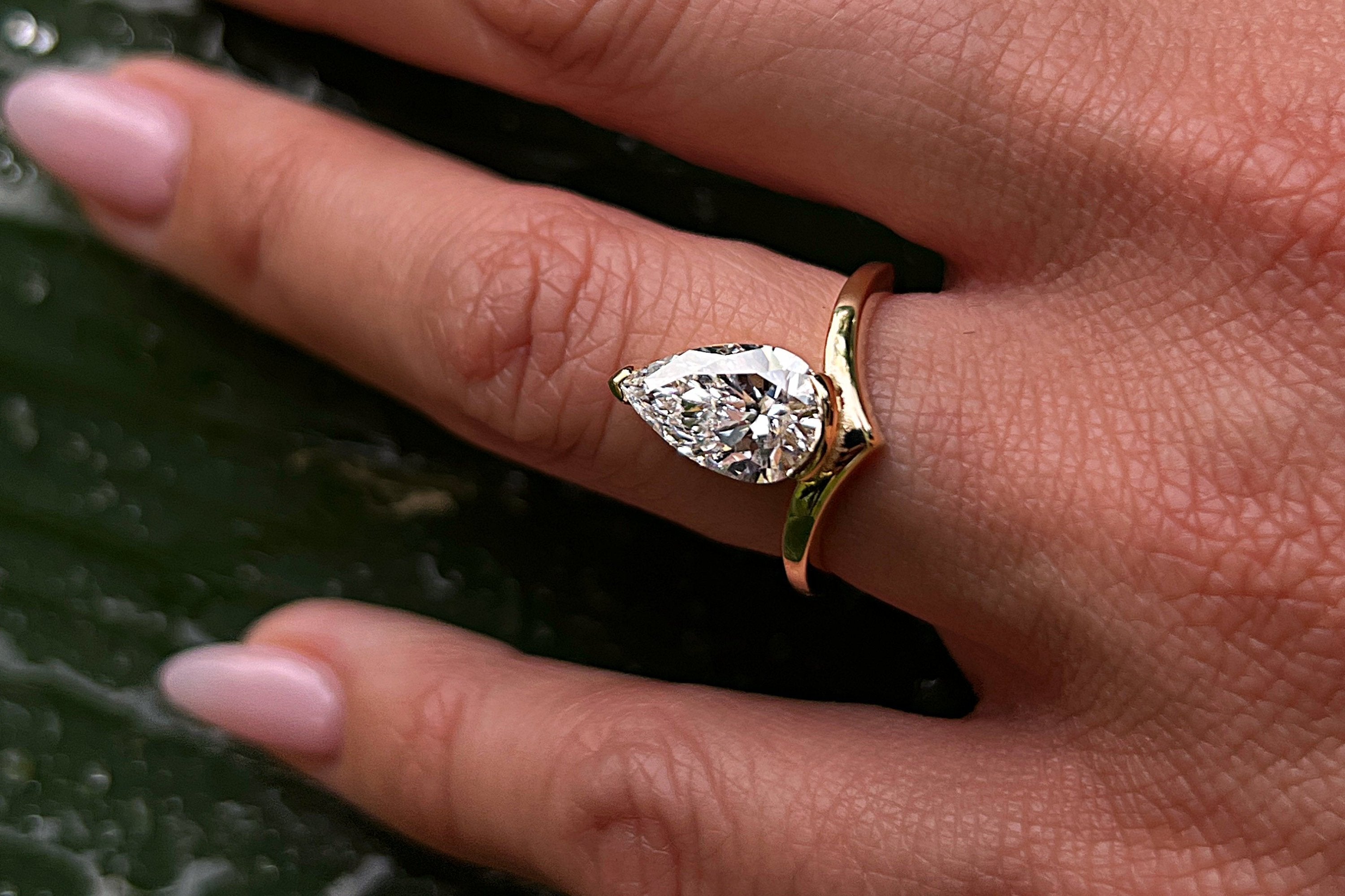 Curved Wedding Rings In Atlanta, GA – Masina Diamonds Atlanta