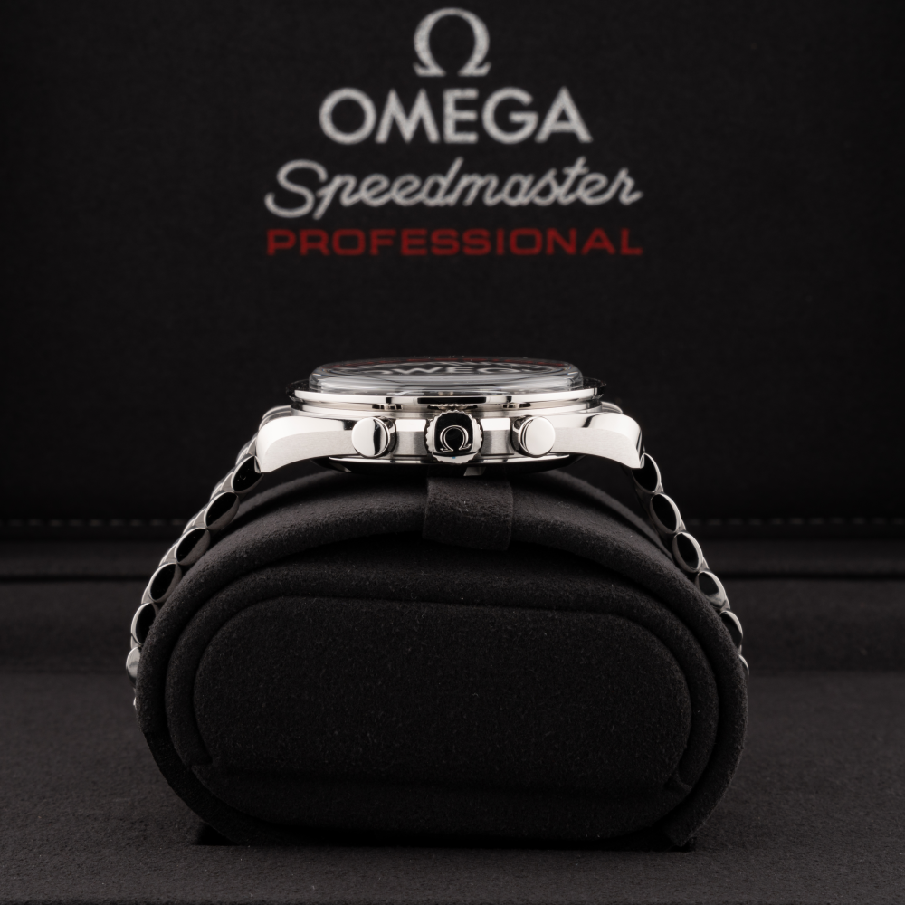 Omega Speedmaster moonwatch 310.30.42.50.01.002 crown