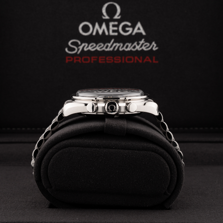 Omega Speedmaster moonwatch 310.30.42.50.01.002 crown