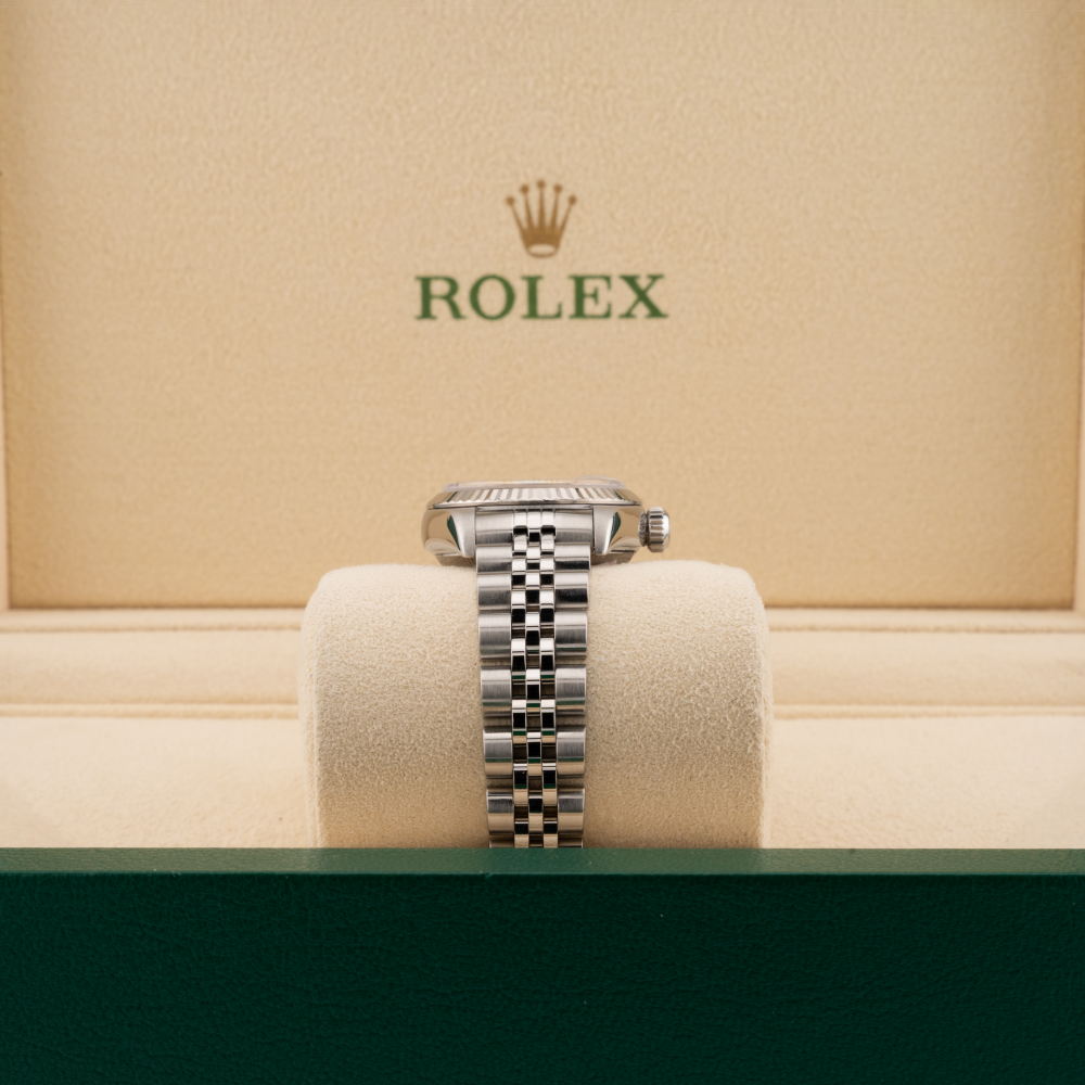 Rolex Datejust 26mm 69174 silver dial jubilee band and crown 