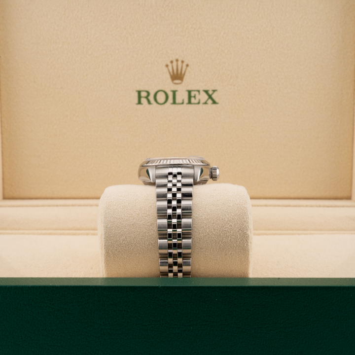 Rolex Datejust 26mm 69174 silver dial jubilee band and crown 