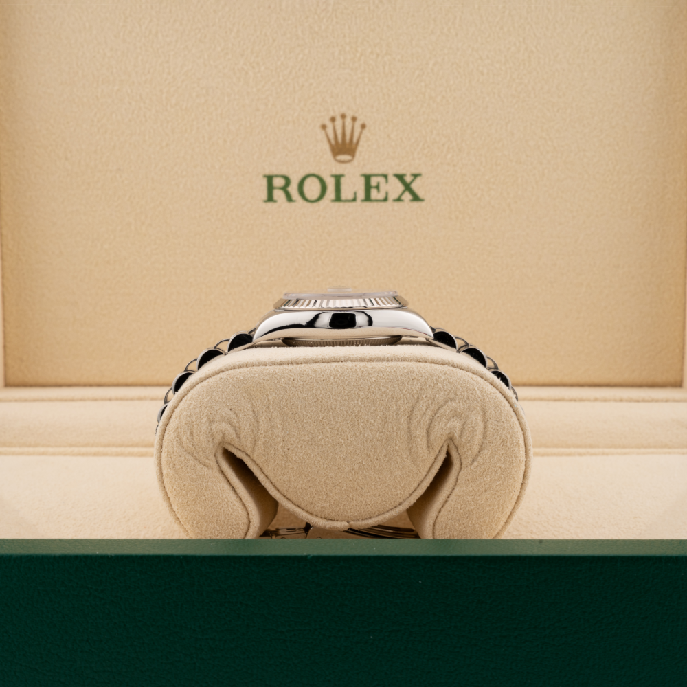 Rolex Datejust 26mm 69174 silver dial jubilee band case