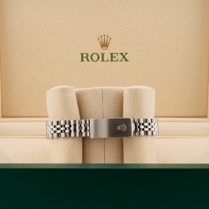 Rolex Datejust 26mm 69174 silver dial jubilee band and clasp