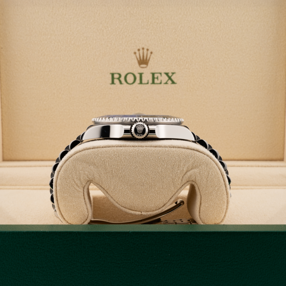 Rolex Batman 126710BLNR crown