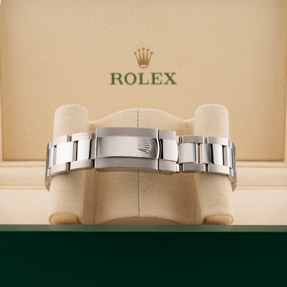 Rolex Datejust 41 126334 black dial oyster band and clasp