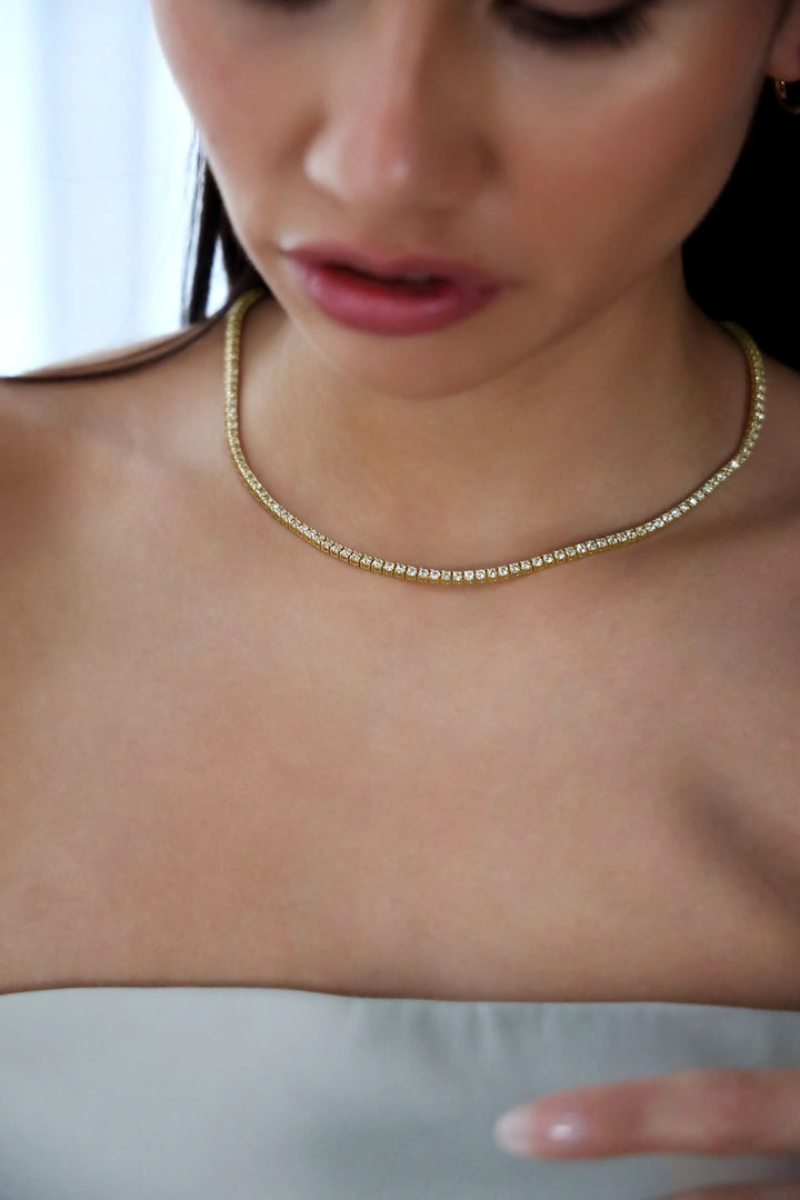 Tennis Necklace in 14K yellow gold with 7.57 carats of diamonds