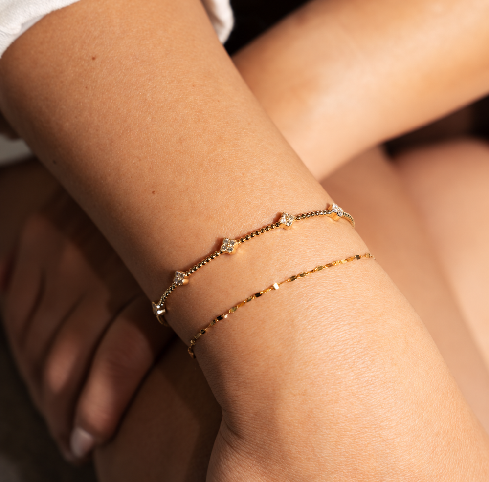 Beaded Diamond Clover bracelet bangle in 14 karat yellow gold 