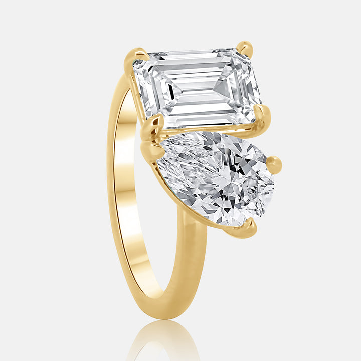 Gemella Toi et Moi Engagement Ring (Pear and Round)
