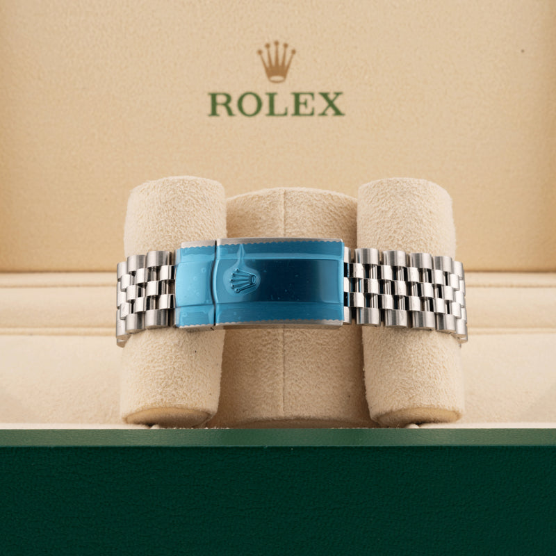 Rolex 126334 Blue Dial jubilee clasp in a beige rolex box