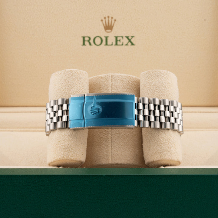 Rolex 126334 Blue Dial jubilee clasp in a beige rolex box