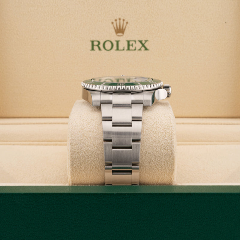 Rolex Submariner 116610LV "Hulk"