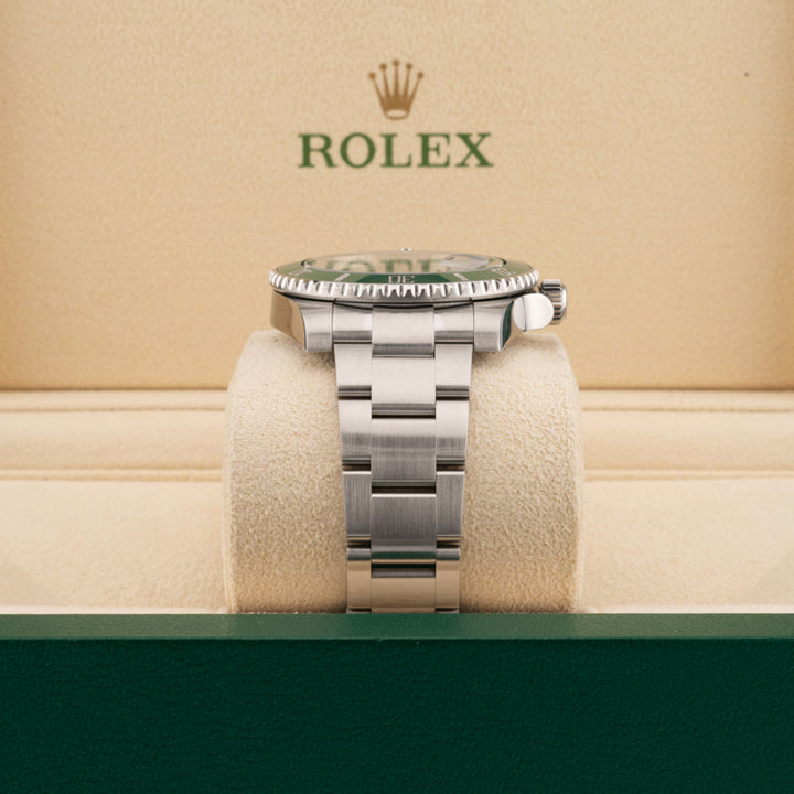 Rolex Submariner 116610LV "Hulk"