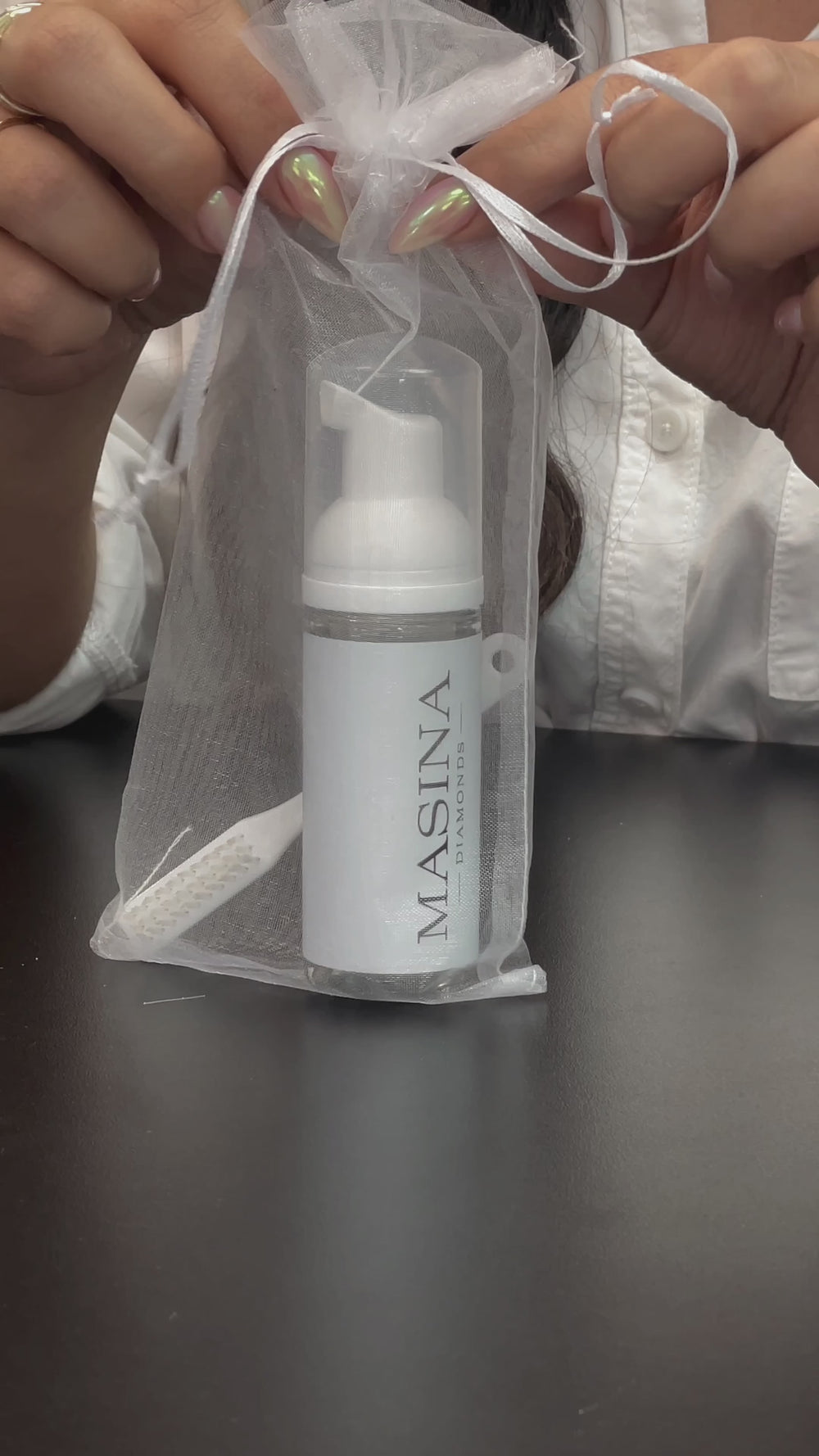 asmr video of the masina diamonds jewelry cleaning kit