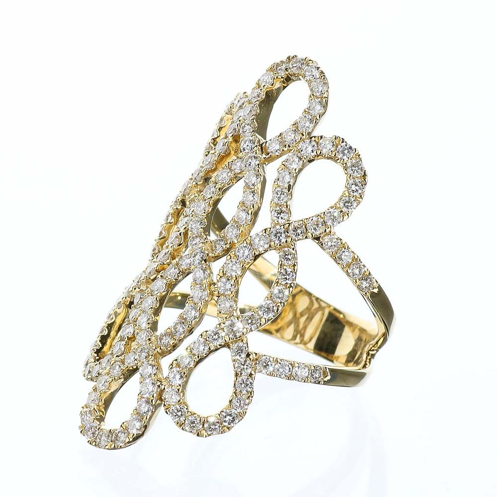 18 Karat Yellow Gold Ladies Right Hand Ring with 1.80 total carat weight of round diamonds