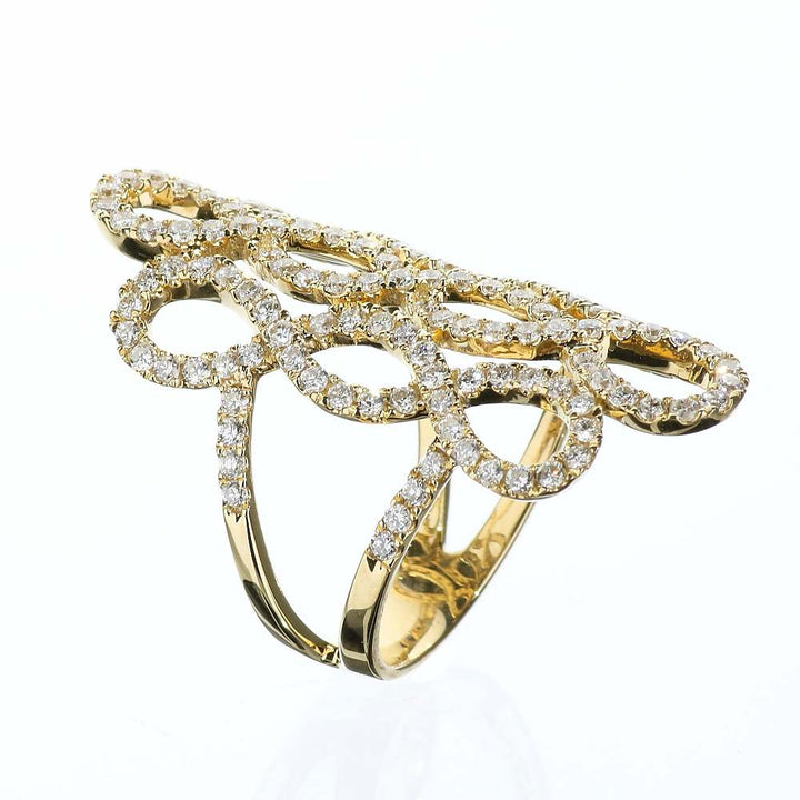 18 Karat Yellow Gold Ladies Right Hand Ring with 1.80 total carat weight of round diamonds